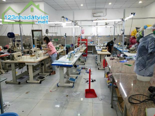 RẺ NHẤT Q12 BÁN ĐẤT TẶNG NHÀ XƯỞNG 142M2 ODT MẶT TIỀN LÊ VĂN KHƯƠNG - 2