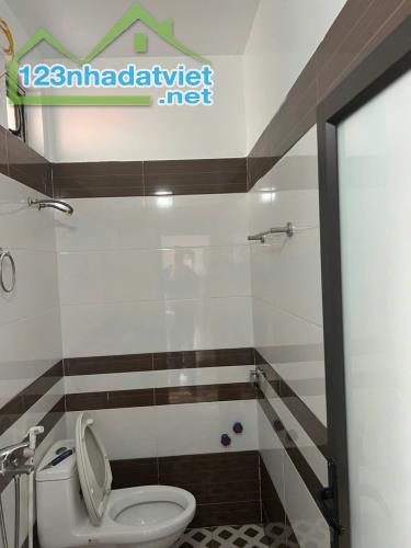 Chính chủ gửi bán nhà 3 tầng tuyến 2 Nguyễn Lương Bằng Kiến An - 1