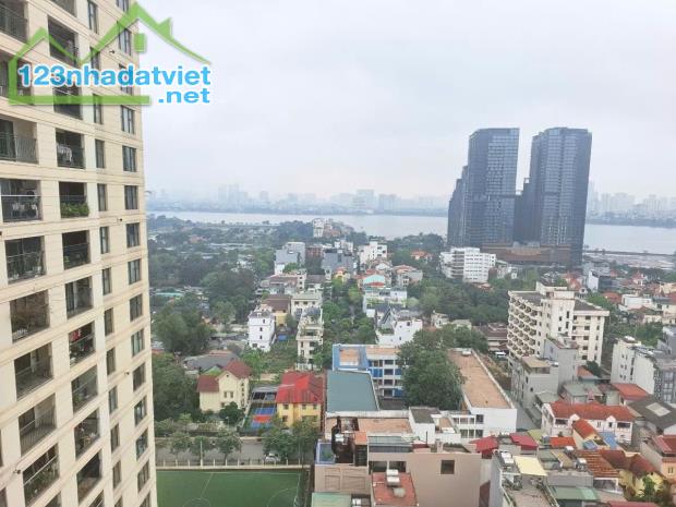 Bán căn hộ- 137m2 - toà B, toà nhà D