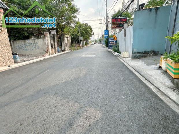 + Bán đất mặt tiền hẻm xe hơi né nhau, cách vườn lài 30m, phường an phú đông q12,DT: - 2