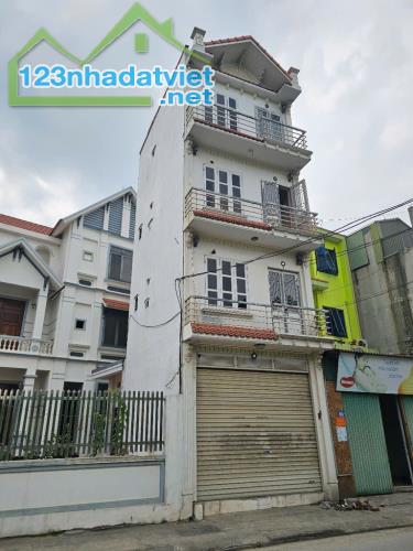 Bán nhà Mặt Phố DƯƠNG QUANG, Gia Lâm,  4 tầng dân xây chắc chắn, kinh doanh sầm uất, 4 tỷ.