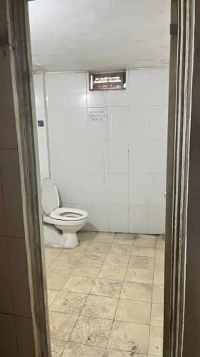 Cho thuê MBKD ngõ ô tô Lạc Long Quân 160m2 Spa, Cà Phê, Kho, Sửa xe 25 Triệu - 1