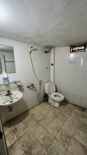 Cho thuê MBKD ngõ ô tô Lạc Long Quân 160m2 Spa, Cà Phê, Kho, Sửa xe 25 Triệu