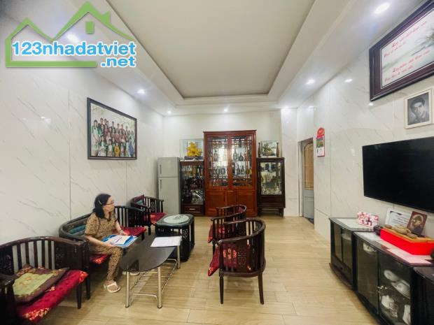 NHÀ MẶT TIỀN TRIỆU NỮ VƯƠNG - 142M2 - 3 TẦNG - MT:6.9M - TRUNG TÂM PHỐ - 24 TỶ