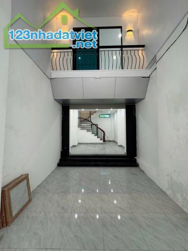 Cho thuê nhà Mặt Phố Tam Trinh, 5 tầng KD kết  hợp ở lại 14 Triệu/tháng - 5