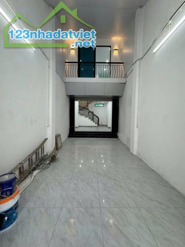 Cho thuê nhà Mặt Phố Tam Trinh, 5 tầng KD kết  hợp ở lại 14 Triệu/tháng - 4