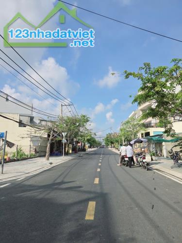 GIÁ RẺ ĐẦU TƯ, Ng Bình & Lê Văn Lương, Đường nhựa 14m, chỉ 3.2 tỷ - 2