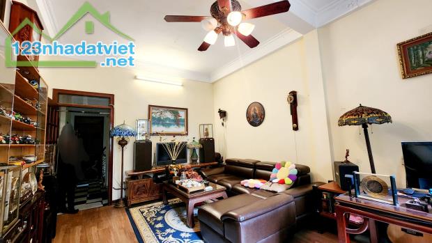 BÁN NHÀ PHỐ MẠC THÁI TỔ - 55M² - 4 TẦNG - VỈA HÈ RỘNG - Ô TÔ ĐỖ THOẢI MÁI