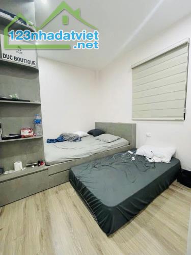 Bán Siêu Phẩm Khương Đình TX, DT 50M2, MT 3.5M, 3 Mặt thoáng, nhỉnh 8 tỷ ô tô đỗ ngõ