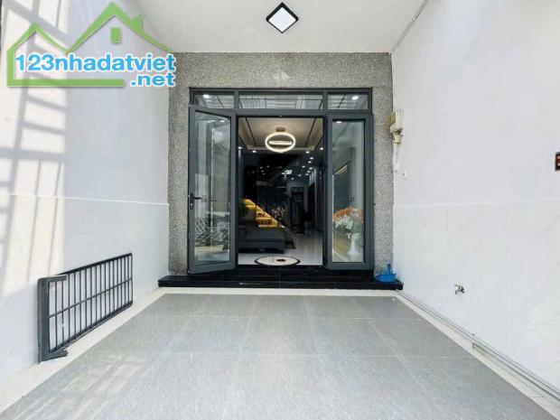 Bán nhà đẹp full nội thất Q7 - Diện tích: 4m x 15.5m -  Giá bán: 7 Tỷ 750 Triệu - 4