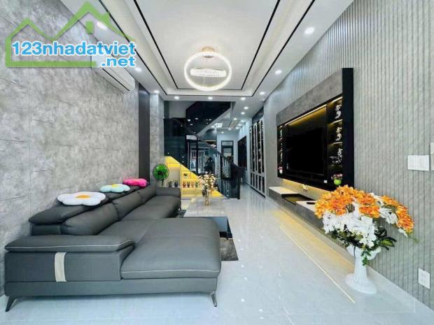 Bán nhà đẹp full nội thất Q7 - Diện tích: 4m x 15.5m -  Giá bán: 7 Tỷ 750 Triệu - 3