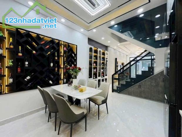 Bán nhà đẹp full nội thất Q7 - Diện tích: 4m x 15.5m -  Giá bán: 7 Tỷ 750 Triệu - 2