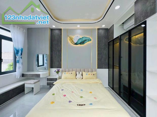 Bán nhà đẹp full nội thất Q7 - Diện tích: 4m x 15.5m -  Giá bán: 7 Tỷ 750 Triệu - 1