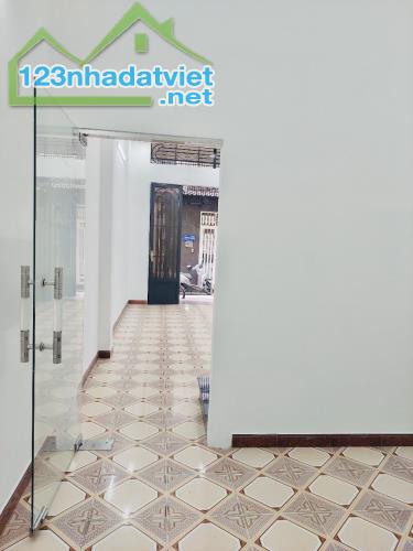 BÁN NHÀ CHỢ VẢI PHÚ THỌ HÒA- HẺM XE HƠI - 10M RA MẶT TIỀN – 52M2- 3 TẦNG – GIÁ :6.1Đ - 3