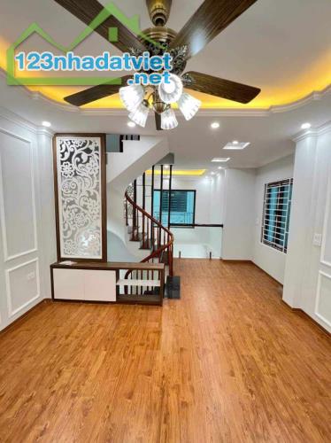 Bán nhà gần Trịnh Văn Bô, Cao Đẳng FPT,Xuân Phương 37M2 xây 4 Tầng nhỉnh 5 tỷ - 4