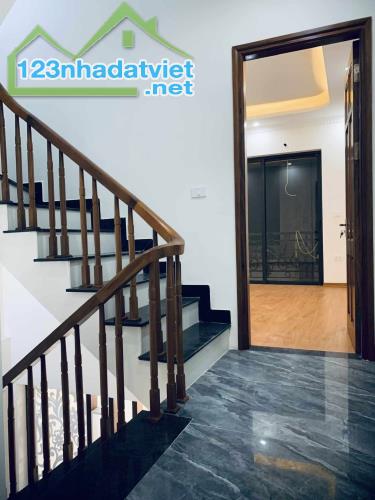 Bán nhà gần Trịnh Văn Bô, Cao Đẳng FPT,Xuân Phương 37M2 xây 4 Tầng nhỉnh 5 tỷ