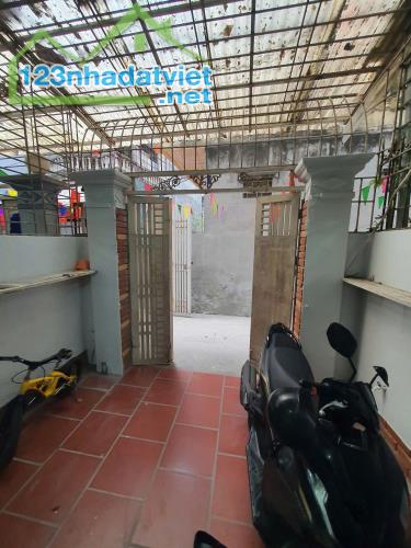 BÙI XƯƠNG TRẠCH, 54M2, 4 TẦNG, 3 NGỦ, DÂN XÂY, SÂN ĐỂ XE, GIÁ 8.3 tỷ