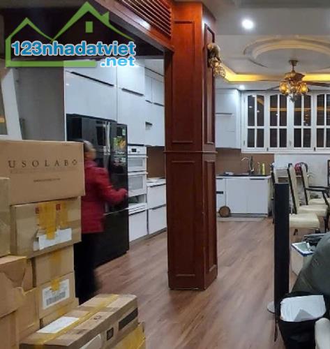 BÁN NHÀ ĐẸP SỔ VUÔNG ĐẸP – P. KHƯƠNG ĐÌNH TX – 4 TẦNG – 45.5M² – MT 6.5M – NHỈNH 6. TỶ