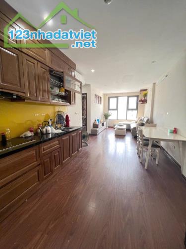 Chính chủ gửi bán căn hộ Hà Nội Homeland 58m2 2pn BC view nội khu giá chỉ 3,5 tỷ.