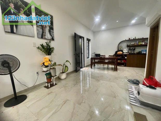 Bán nhà Lê Văn Lương, đường nhựa thênh thang, ngang 5m hiếm, chỉ hơn 8 tỷ - 1