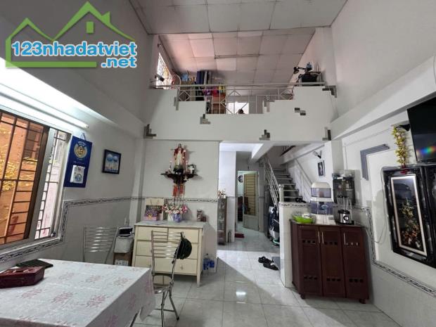 BÁN NHÀ KHU VỰC SẦM UẤT KÈ KHU VIP NAM LONG, HUỲNH TẤN PHÁT QUẬN 7, 2 TẦNG, 58M2 CHỈ 4.3 T