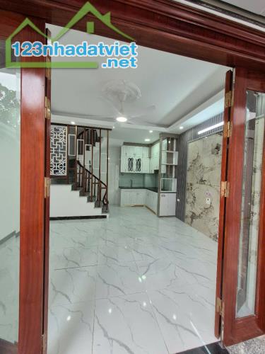 Chốt Nhanh Kẻo Lỡ ! NHÀ 5 Tầng 3 ngủ, Sổ Đỏ Vuông Đẹp, nhà đẹp, HK Hà ĐÔNG - 4