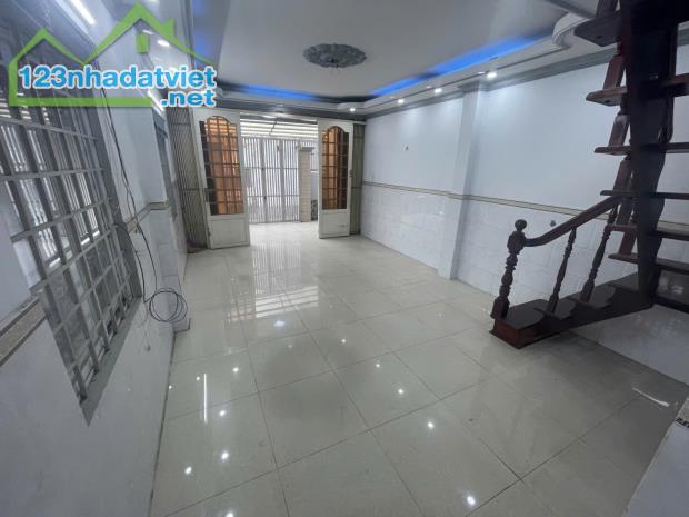 Hiếm Nhà Bán Lô Góc 2 MT, Ngang 5M, hẻm trước nhà 5M, chỉ 4.9 tỷ