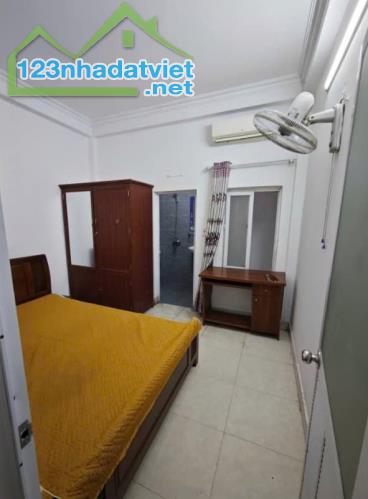 Cho thuê nhà ngõ 594 Lĩnh Nam, 43m2 x 3.5 tầng, 3 ngủ, 4 WC, giá 10 Triệu ở gđ, nhóm ngoan - 3