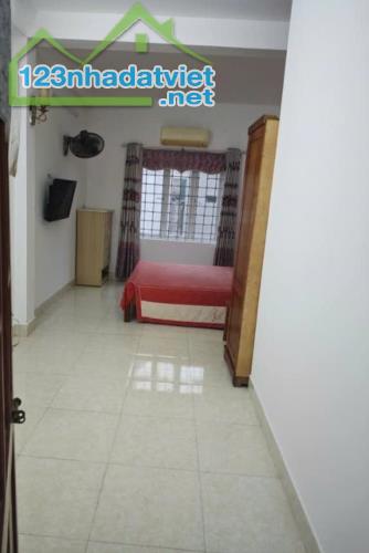 Cho thuê nhà ngõ 594 Lĩnh Nam, 43m2 x 3.5 tầng, 3 ngủ, 4 WC, giá 10 Triệu ở gđ, nhóm ngoan - 4