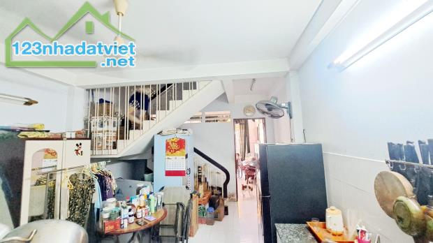 BÁN NHÀ HẺM NGÔ GIA TỰ QUẬN 5 - 54M2 - 2
