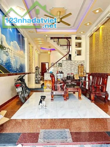 Nhà 1 trệt 1 lầu diện tích 64m2 TTTP dĩ An, Bình Dương, đường xe hơi giá chỉ 3ty650 triệu - 4