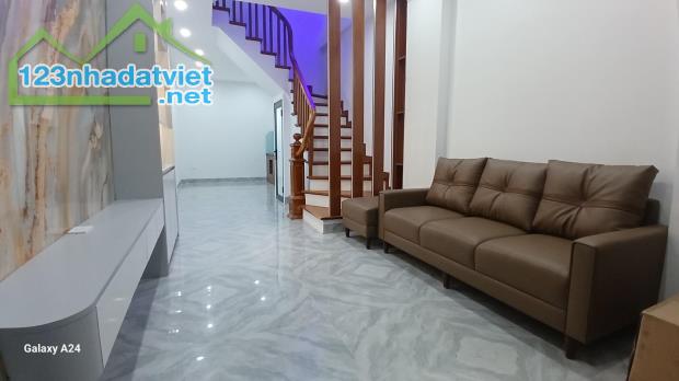 NHÀ LIÊN MẠC - BẮC TỪ LIÊM – 32m² – 5 TẦNG – GIÁ CHỈ 5 TỶ Ô TÔ ĐỖ CỔNG – GẦN TRƯỜNG HỌC C - 1