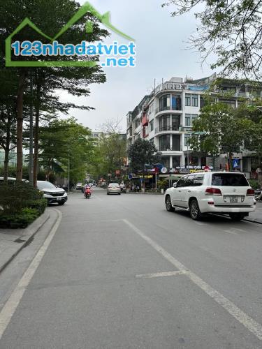 BT LIỀN KỀ HDMON HÀM NGHI - THANG MÁY - Ô TÔ TRÁNH - KINH DOANH SẦM UẤT