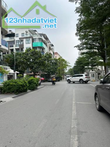 BT LIỀN KỀ HDMON HÀM NGHI - THANG MÁY - Ô TÔ TRÁNH - KINH DOANH SẦM UẤT - 1