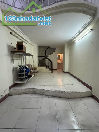 Cho thuê nhà ngõ chùa Liên Phái Bạch Mai Hai Bà Trưng 25m x 4.5tầng, giá 7.5tr/tháng