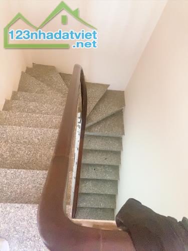 siêu phẩm nhà 5 tầng 40m2 mt 5m ở yên xá chỉ 8 tỷ chủ đang cho thuê 12tr/th - 2