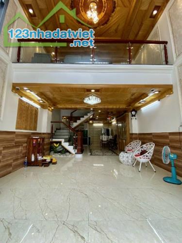 NHÀ CỰC ĐẸP - GẦN CV LÀNG HOA & QUANG TRUNG GV - 60M² - HXH VÀO NHÀ - 5 TẦNG NHỈNH 7 TỶ - 1