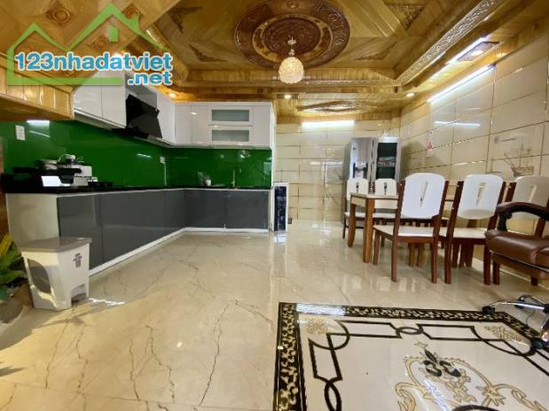 NHÀ CỰC ĐẸP - GẦN CV LÀNG HOA & QUANG TRUNG GV - 60M² - HXH VÀO NHÀ - 5 TẦNG NHỈNH 7 TỶ - 2