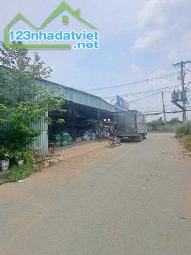 HÀNG HIẾM, 2 mặt tiền, Sát Vinhome Quận 9, DT 88m2 ( 6.4 x 15) chỉ 4 ty nhỉnh - 2