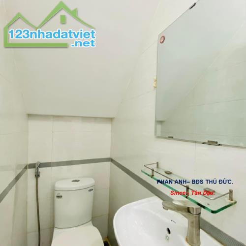 🔥 SIÊU HOT! Bán gấp nhà phố Nguyễn Duy Trinh, Quận 2 _ Hẻm xe hơi, 118 m2 đất _ 2 tầng - 2