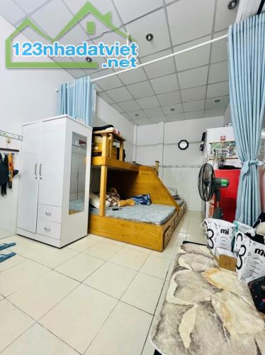 Bán Nhà 50m² Hẻm xe hơi Đường Lê Sát, Q. Tân Phú - 3