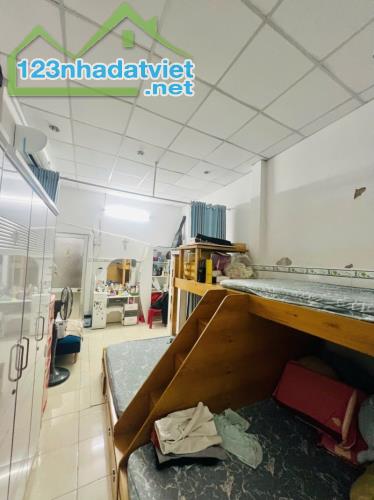Bán Nhà 50m² Hẻm xe hơi Đường Lê Sát, Q. Tân Phú - 4