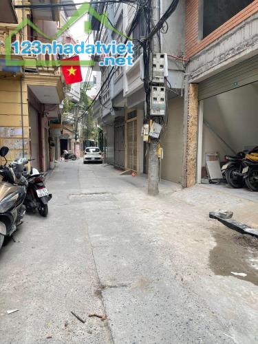MẶT NGÕ KIM NGƯU - 30M RA PHỐ - NGÕ THÔNG ÔTÔ VÀO NHÀ - GIÁ 18 TỶ