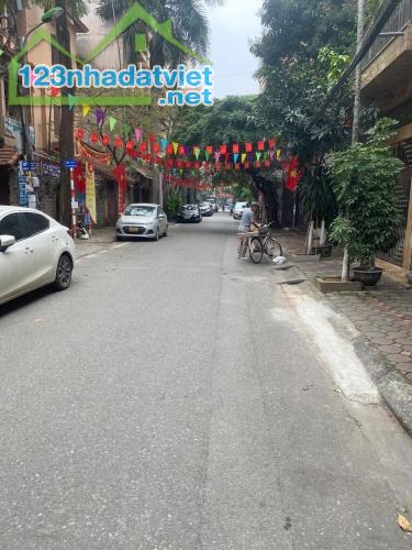 BÁN NHÀ CẦU GIẤY - PHÂN LÔ OTO TRÁNH, VỈA HÈ KINH DOANH, 6 TẦNG DÂN XÂY KIÊN CỐ - GIÁ 14