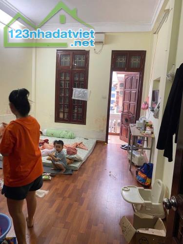 BÁN NHÀ CẦU GIẤY - PHÂN LÔ OTO TRÁNH, VỈA HÈ KINH DOANH, 6 TẦNG DÂN XÂY KIÊN CỐ - GIÁ 14 - 4