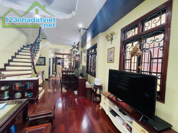 PHÂN LÔ 3 THOÁNG, 2 MẶT TIỀN PHỐ TRẦN QUỐC HOÀN - 5 TẦNG MỚI ĐẸP, VỈA HÈ KINH DOANH, OTO - 2