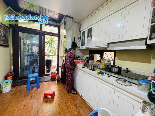 PHÂN LÔ 3 THOÁNG, 2 MẶT TIỀN PHỐ TRẦN QUỐC HOÀN - 5 TẦNG MỚI ĐẸP, VỈA HÈ KINH DOANH, OTO - 3