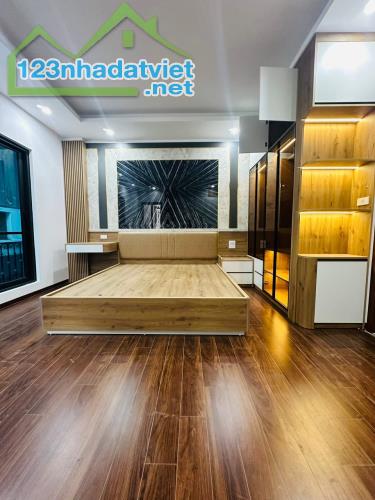 BÁN NHÀ ĐỘI CẤN - 6 TẦNG THANG MÁY, 2 THOÁNG, NGÕ NÔNG, 3 GÁC ĐỖ CỬA - GIÁ 7.5 TỶ - 1
