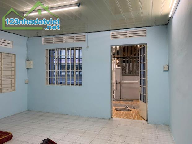 Bán nhà c4 dt 68m2 ngang 6m, hẻm Hà Thành, thông 2/4 ,Trần Qúy Cáp, giá hạ 400 còn 2tỷ 500 - 4