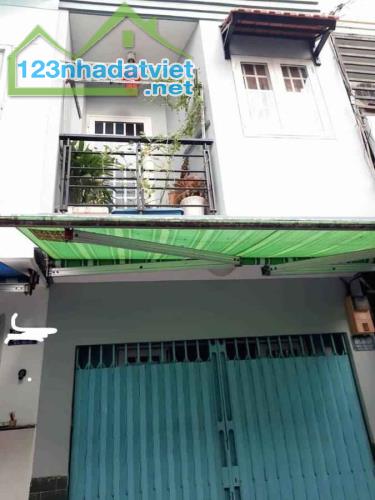 Nhà mới ở ngay, Hẻm xe hơi 4m ,CMT8 Quận 10 ,3 tầng, ngang 3,3 dài 9, giá dưới 5 tỷ tl,